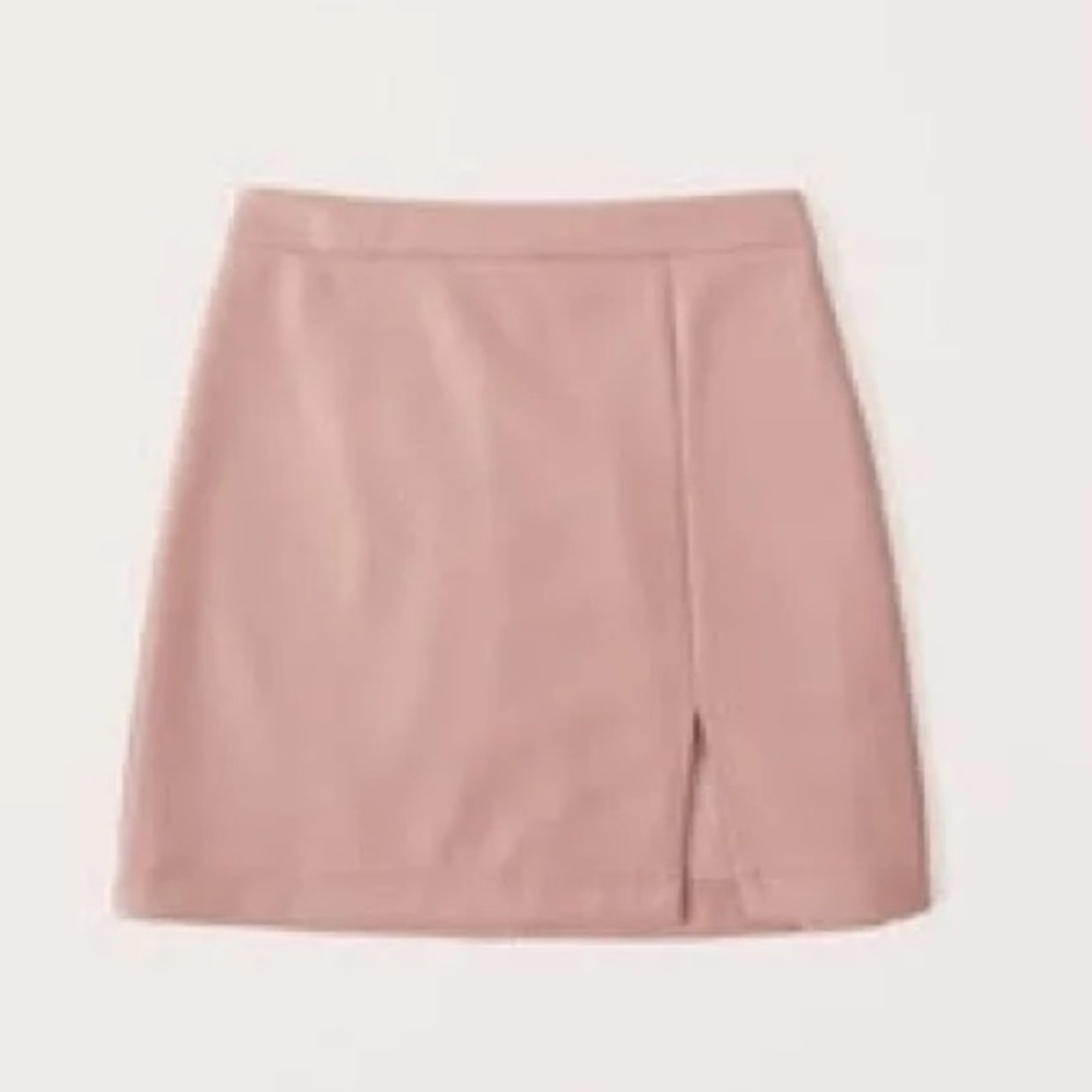 NEW WITH TAGS
ABERCROMBIE & FITCH
VEGAN LEATHER SKIRT - Picture 5 of 6
